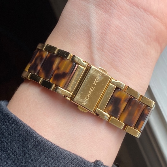 Michael Kors Woman’s Watch - Picture 3 of 3